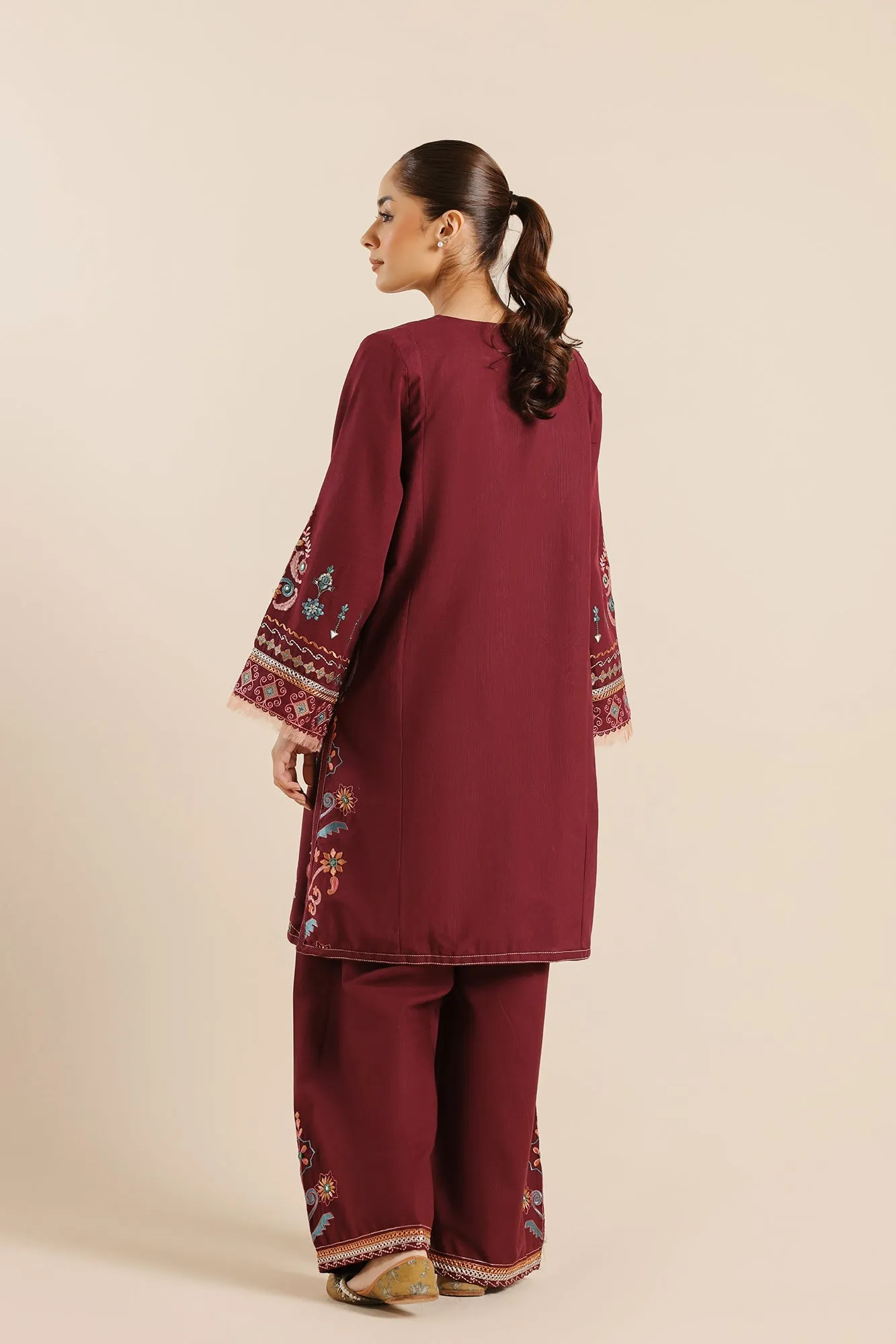 EMBROIDERED SUIT (E2752/103/517)