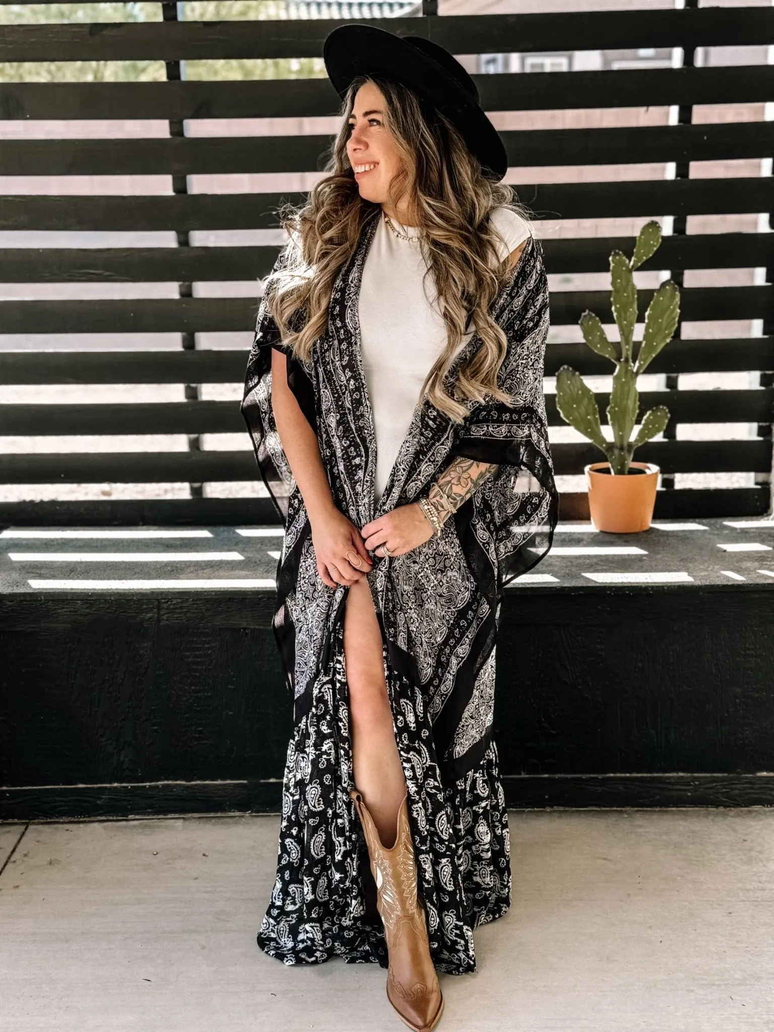 Paisley Dream Paisley Tapestry Free Flow Kimono - Black