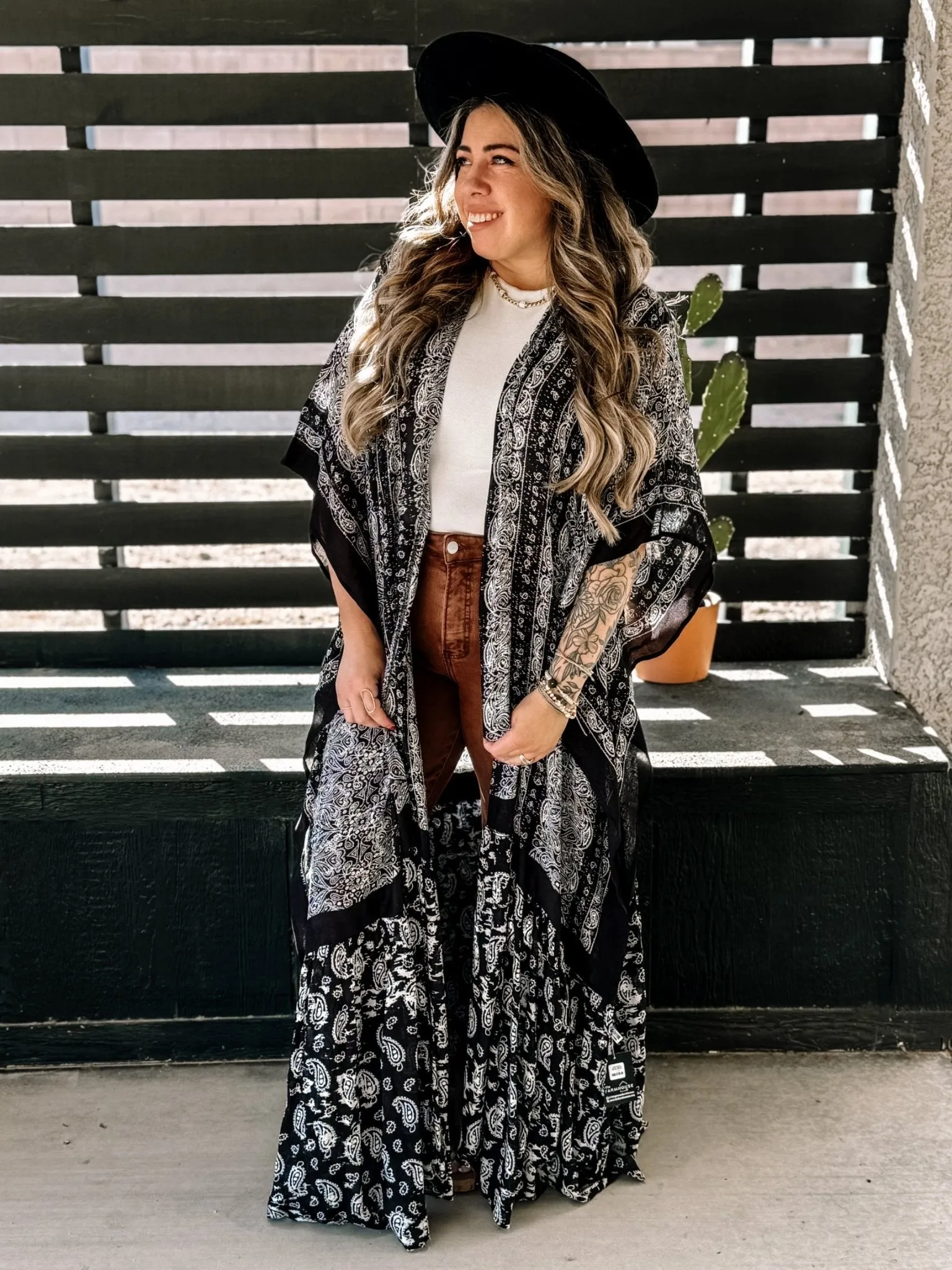 Paisley Dream Paisley Tapestry Free Flow Kimono - Black
