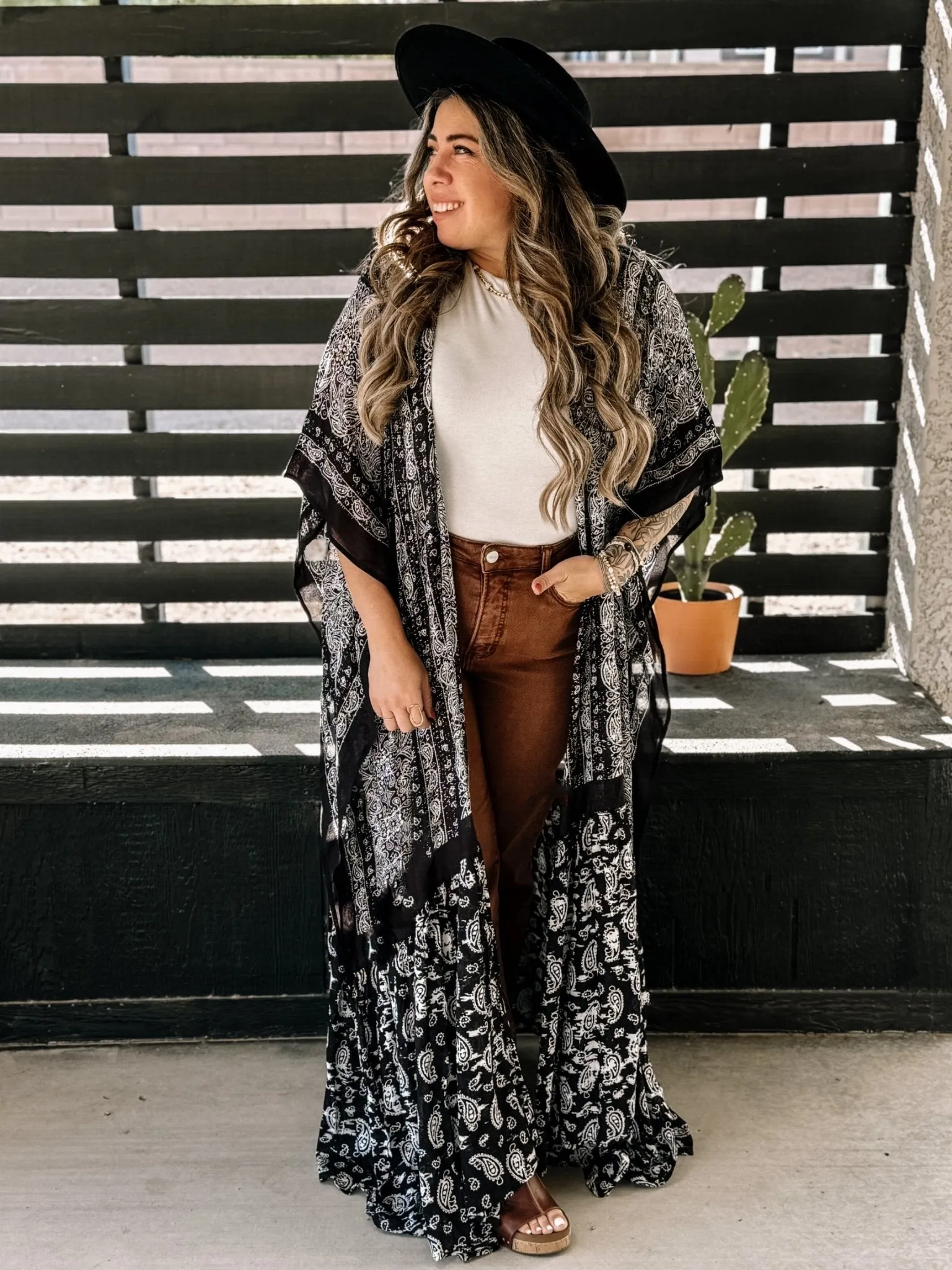 Paisley Dream Paisley Tapestry Free Flow Kimono - Black