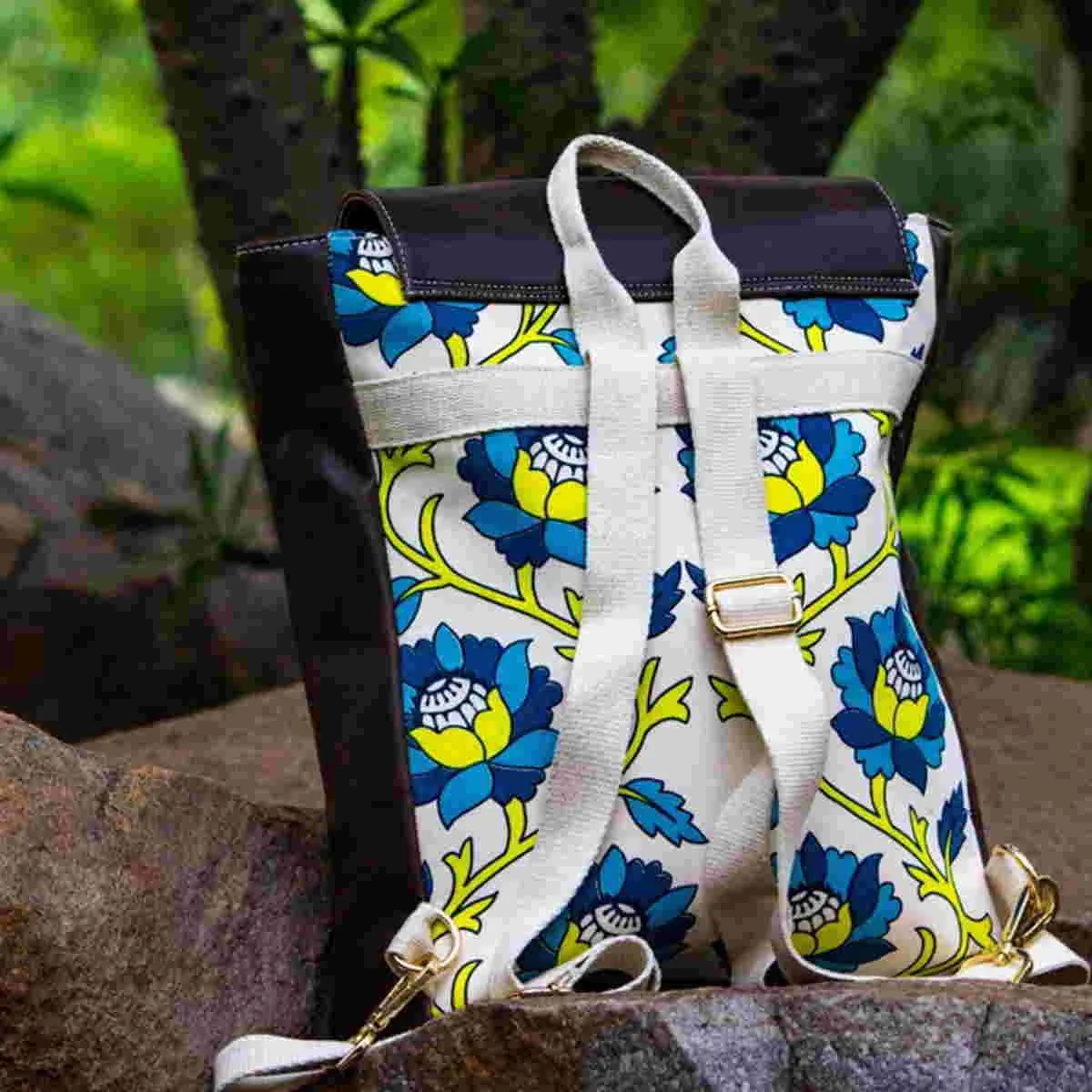 Pithoo Backpack (Mud Brown with Blue Print)