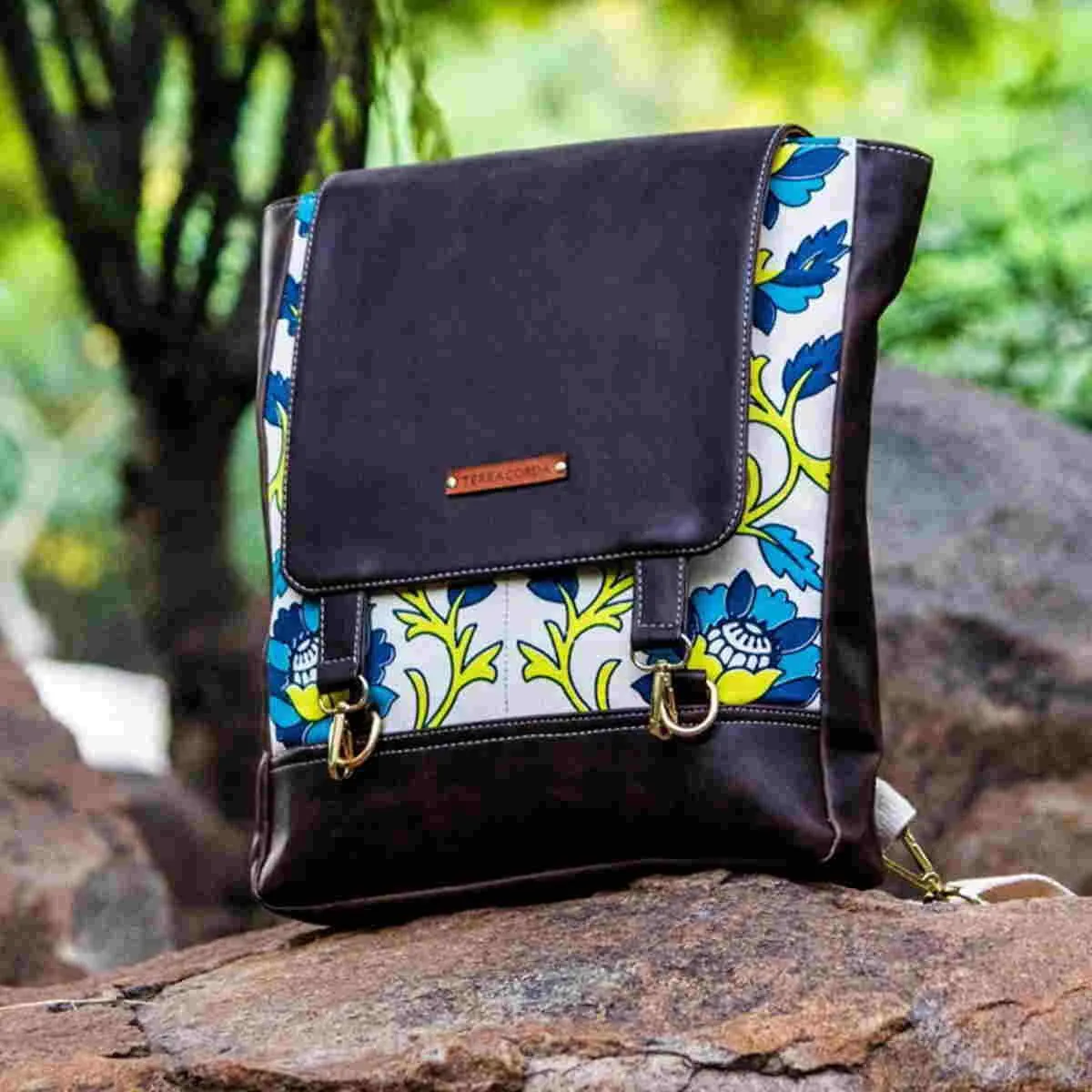 Pithoo Backpack (Mud Brown with Blue Print)
