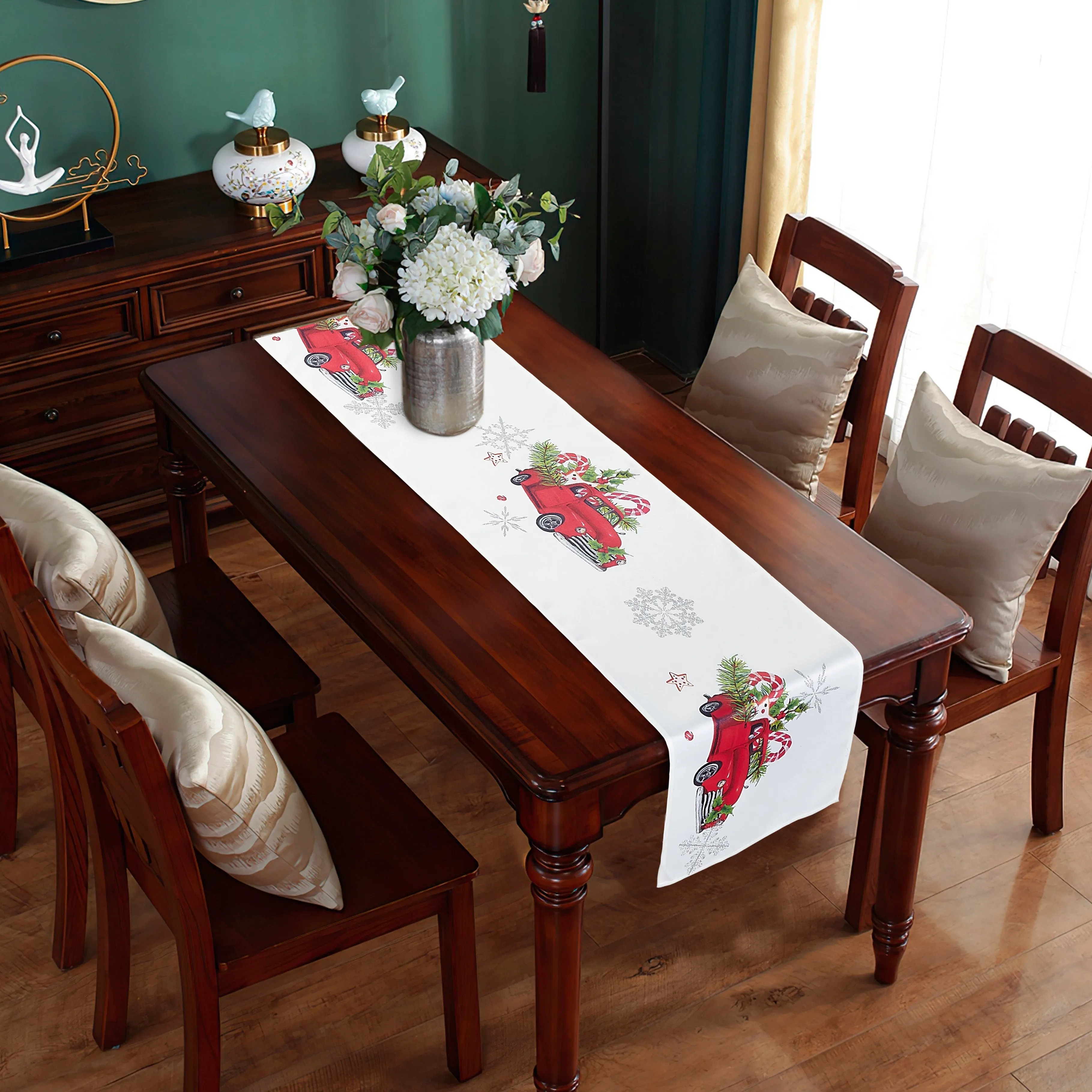 Seasonal Xmas Christmas Holiday Harmony Garland Pattern Decorative Table Runner