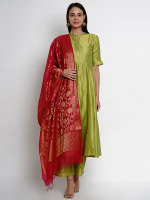 Women'S Green & Red Solid Kurta With Palazzos & Dupatta